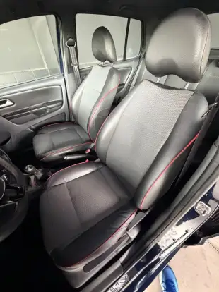 VOLKSWAGEN-FOX-2015