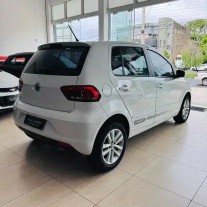 VOLKSWAGEN-FOX-2019