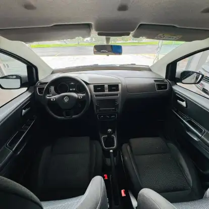 VOLKSWAGEN-FOX-2019