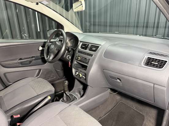 VOLKSWAGEN-FOX-1.0 MI 8V FLEX 4P MANUAL VOLKSWAGEN-FOX-2013