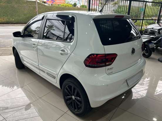 VOLKSWAGEN-FOX-2019