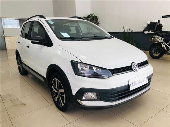 VOLKSWAGEN-FOX-2020