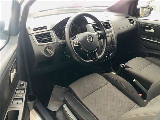 VOLKSWAGEN-FOX-1.6 MSI TOTAL FLEX XTREME 4P MANUAL VOLKSWAGEN-FOX-2020