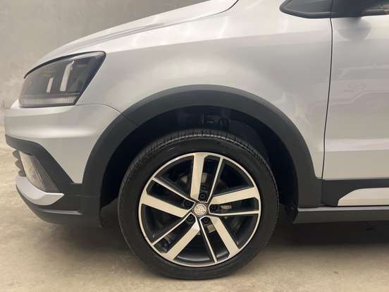 VOLKSWAGEN-FOX-1.6 MSI TOTAL FLEX XTREME 4P MANUAL VOLKSWAGEN-FOX-2017