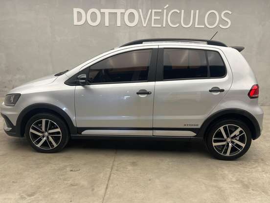 VOLKSWAGEN-FOX-2017