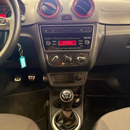 VOLKSWAGEN-GOL-2015