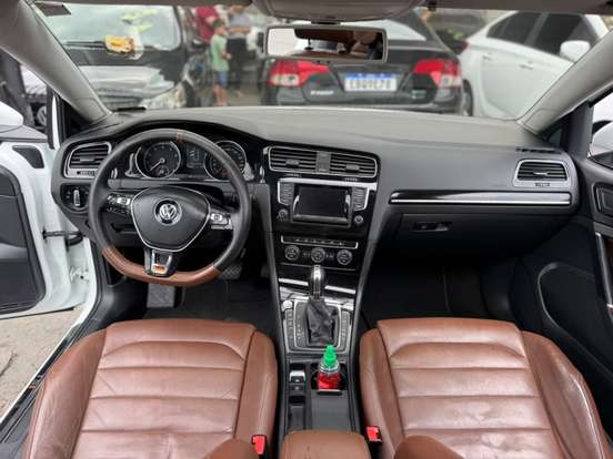 VOLKSWAGEN-GOLF-2013