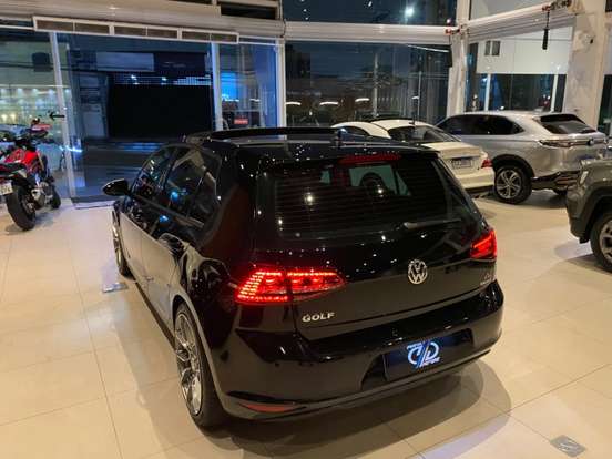 VOLKSWAGEN-GOLF-2014