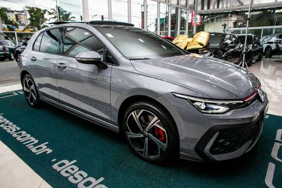 VOLKSWAGEN-GOLF-2026