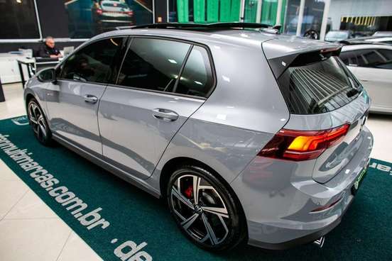 VOLKSWAGEN-GOLF-2026