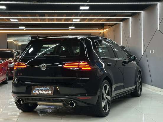 VOLKSWAGEN-GOLF-2013