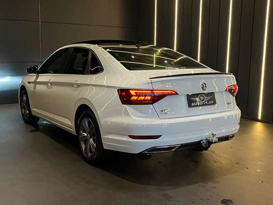 VOLKSWAGEN-JETTA-2020