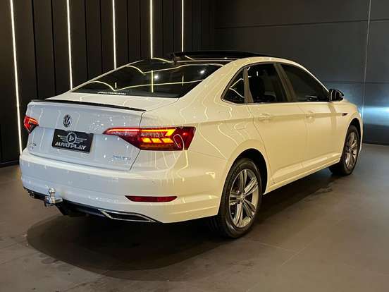 VOLKSWAGEN-JETTA-2020