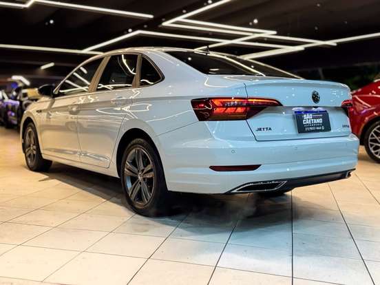 VOLKSWAGEN-JETTA-1.4 250 TSI TOTAL FLEX R-LINE TIPTRONIC VOLKSWAGEN-JETTA-2018