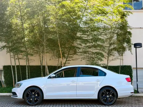VOLKSWAGEN-JETTA-2014