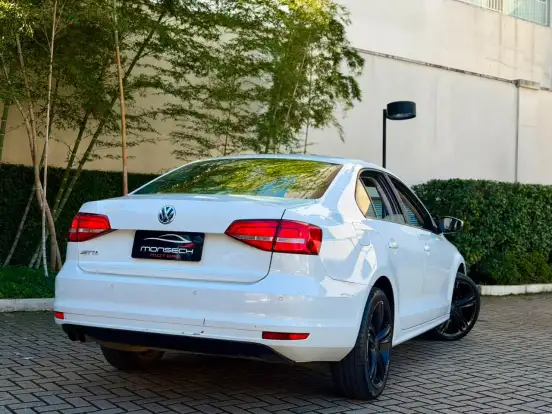 VOLKSWAGEN-JETTA-2014