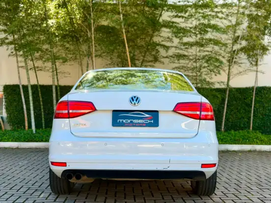 VOLKSWAGEN-JETTA-2014