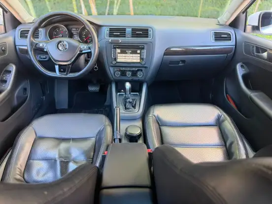 VOLKSWAGEN-JETTA-2014