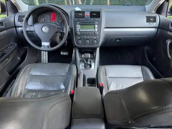 VOLKSWAGEN-JETTA-2009