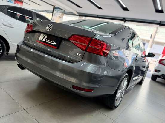 VOLKSWAGEN-JETTA-2.0 TSI HIGHLINE 211CV GASOLINA 4P TIPTRONIC VOLKSWAGEN-JETTA-2015