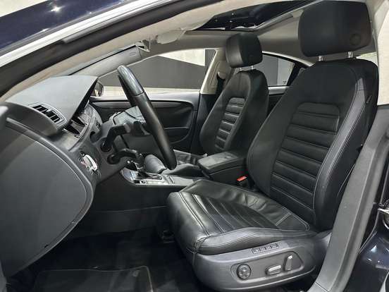 VOLKSWAGEN-PASSAT-2013