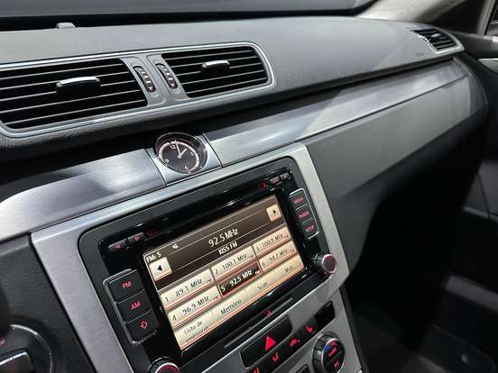 VOLKSWAGEN-PASSAT-2013