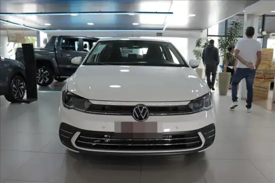 VOLKSWAGEN-POLO-2025