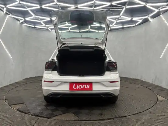 VOLKSWAGEN-POLO-2024