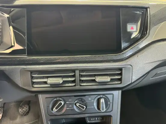 VOLKSWAGEN-POLO-2024