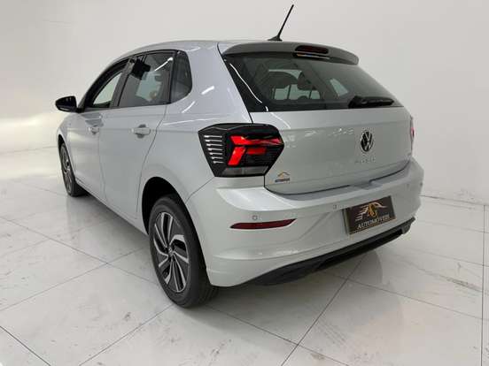 VOLKSWAGEN-POLO-1.0 170 TSI HIGHLINE AUTOMÁTICO VOLKSWAGEN-POLO-2024