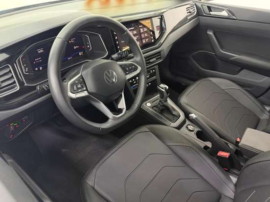 VOLKSWAGEN-POLO-1.0 170 TSI HIGHLINE AUTOMÁTICO VOLKSWAGEN-POLO-2024