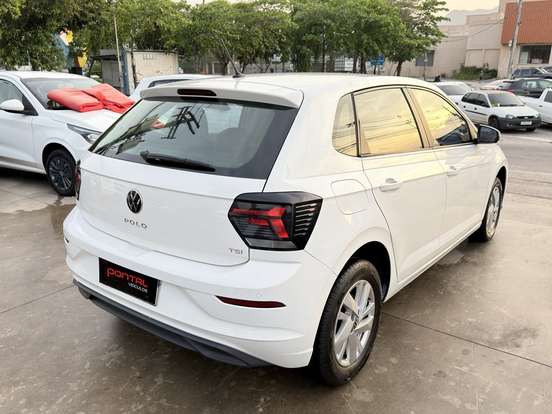 VOLKSWAGEN-POLO-2023
