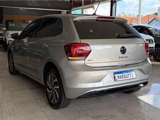 VOLKSWAGEN-POLO-2017