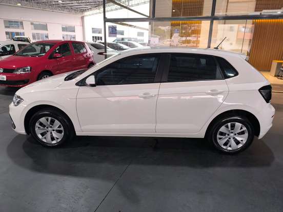 VOLKSWAGEN-POLO-2023