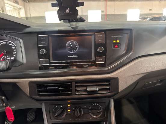 VOLKSWAGEN-POLO-2017