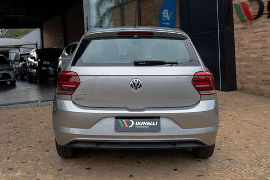 VOLKSWAGEN-POLO-2018