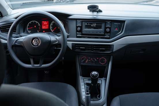 VOLKSWAGEN-POLO-2018