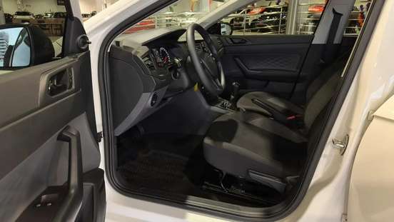VOLKSWAGEN-POLO-2024