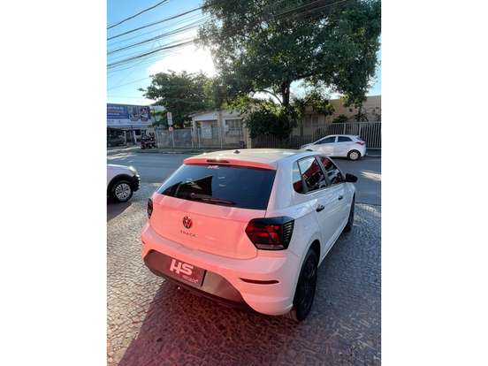 VOLKSWAGEN-POLO-2023