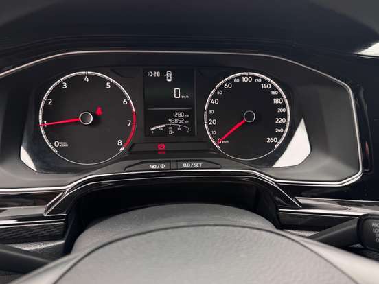 VOLKSWAGEN-POLO-2025