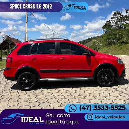 VOLKSWAGEN-SPACE CROSS-2011
