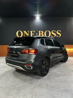 VOLKSWAGEN-TAOS-2022