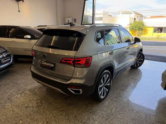 VOLKSWAGEN-TAOS-1.4 250 TSI TOTAL FLEX HIGHLINE AUTOMÁTICO VOLKSWAGEN-TAOS-2021