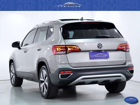 VOLKSWAGEN-TAOS-2023