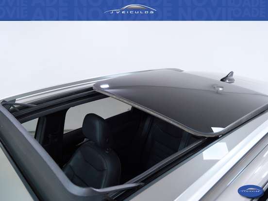 VOLKSWAGEN-TAOS-2023