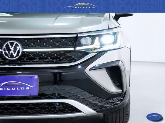 VOLKSWAGEN-TAOS-2023