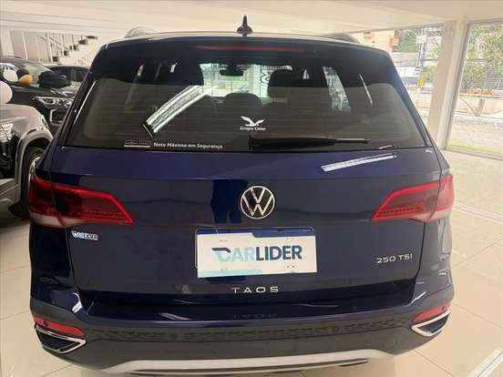 VOLKSWAGEN-TAOS-2023