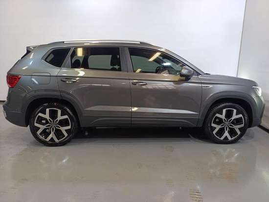 VOLKSWAGEN-TAOS-2024