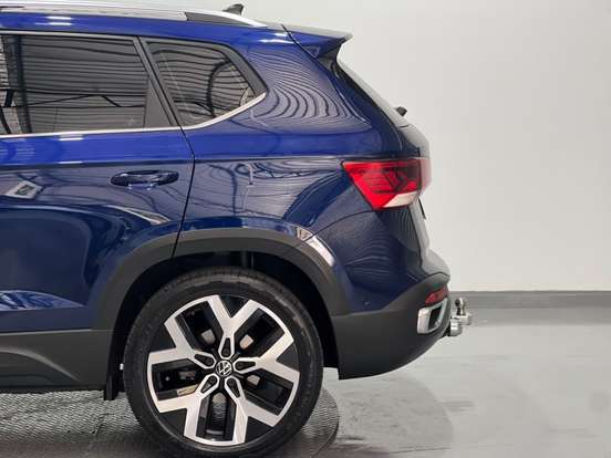 VOLKSWAGEN-TAOS-2023