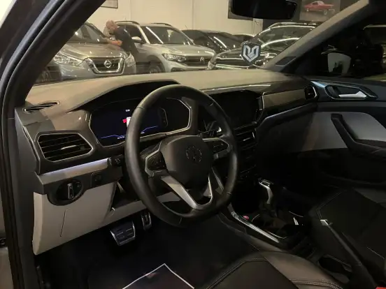 VOLKSWAGEN-T-CROSS-2024